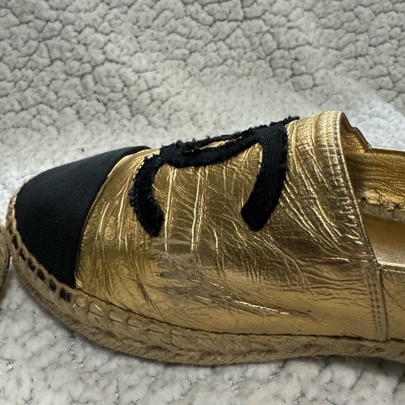 CHANEL Metallic Gold & Black Espadrilles – Size 38 - Picture 8 of 16